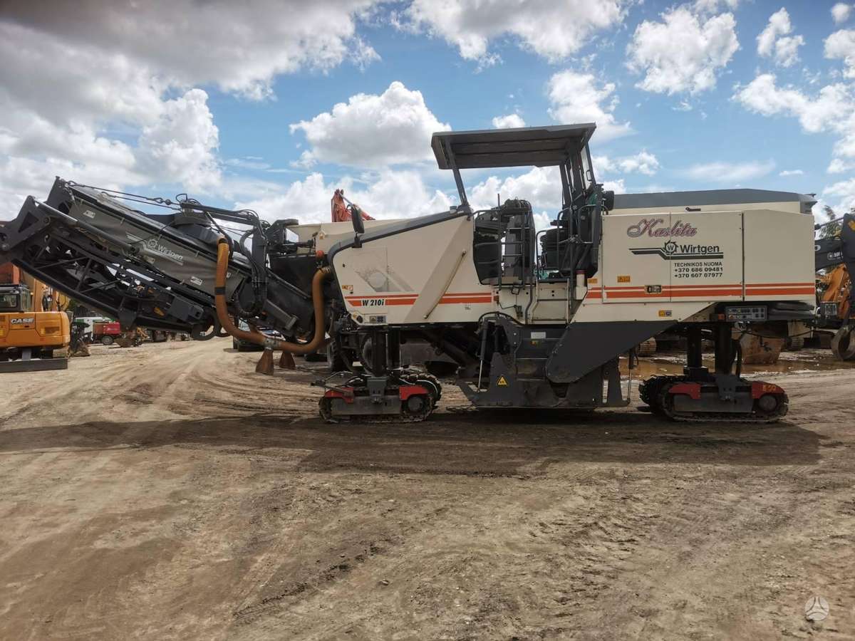 Wirtgen W210i, paving machinery