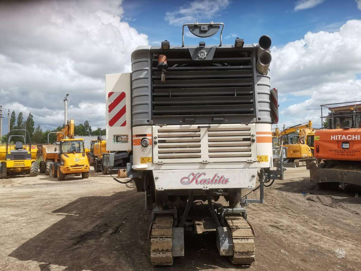Wirtgen W210i, paving machinery