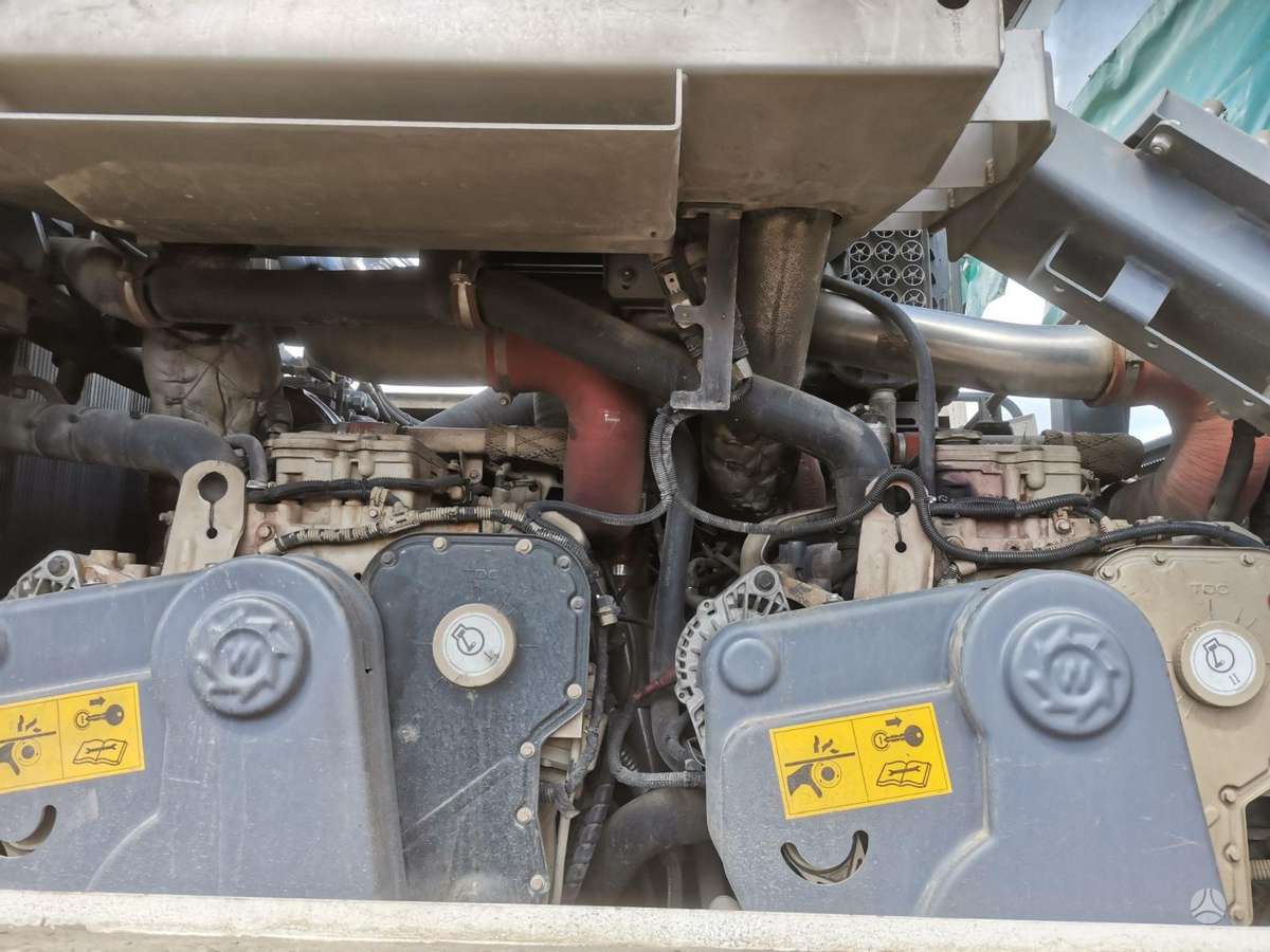 Wirtgen W210i, paving machinery
