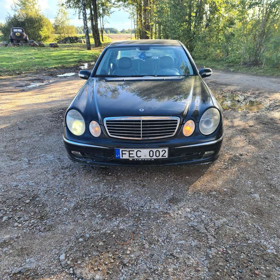 Mercedes-Benz E320 по частям