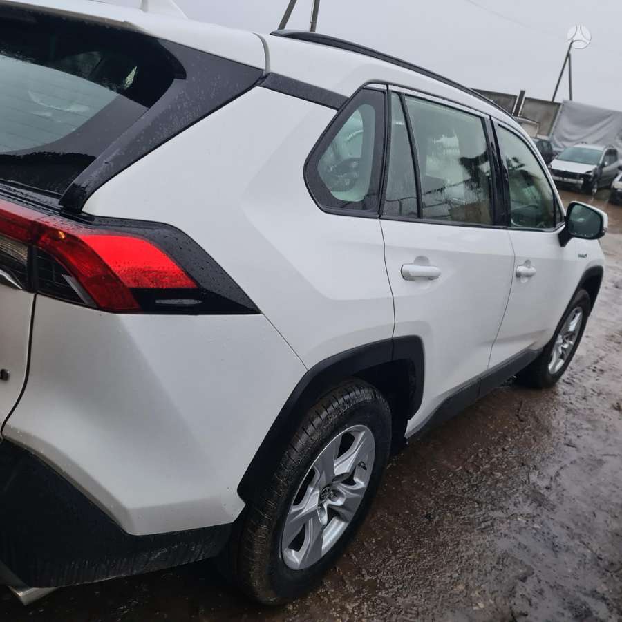 Toyota RAV4 dalimis