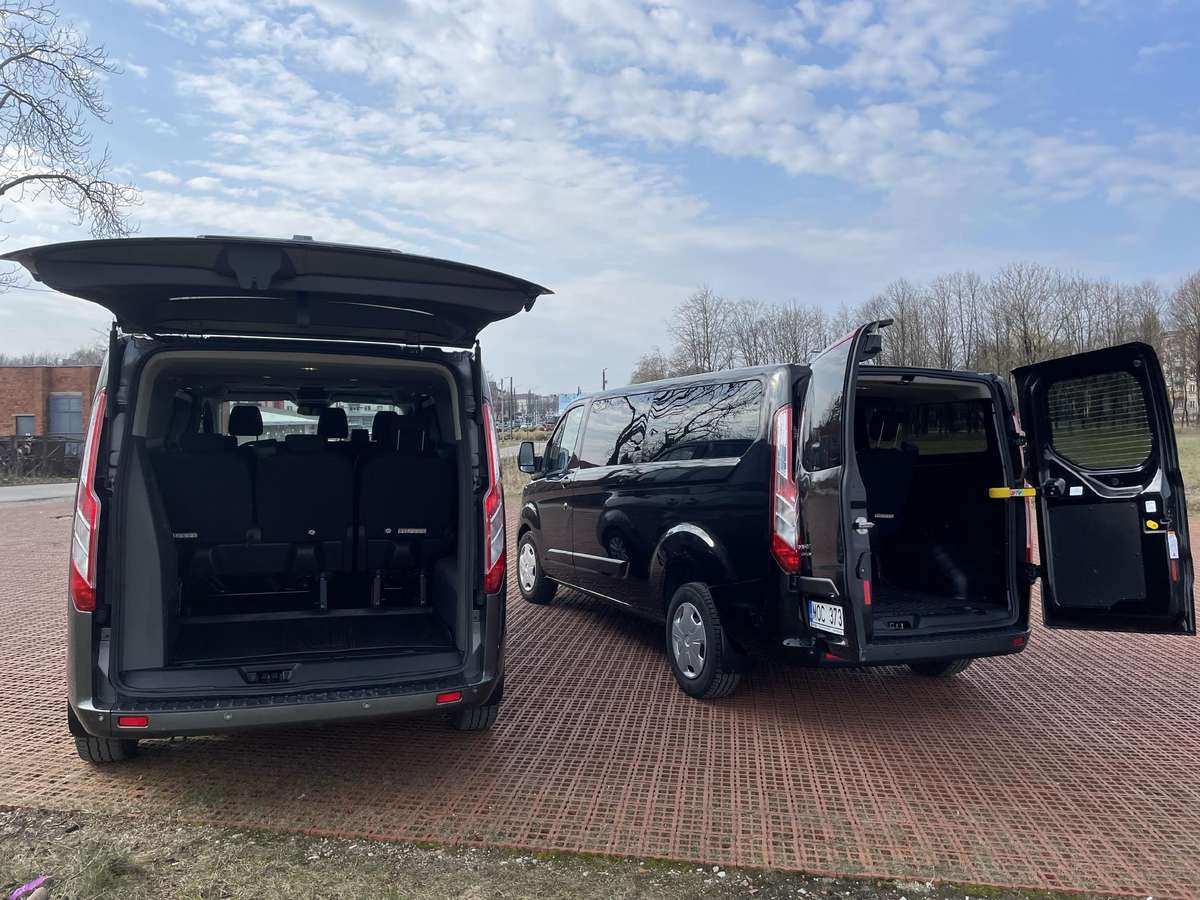 Ford Tourneo Custom, passenger minibus