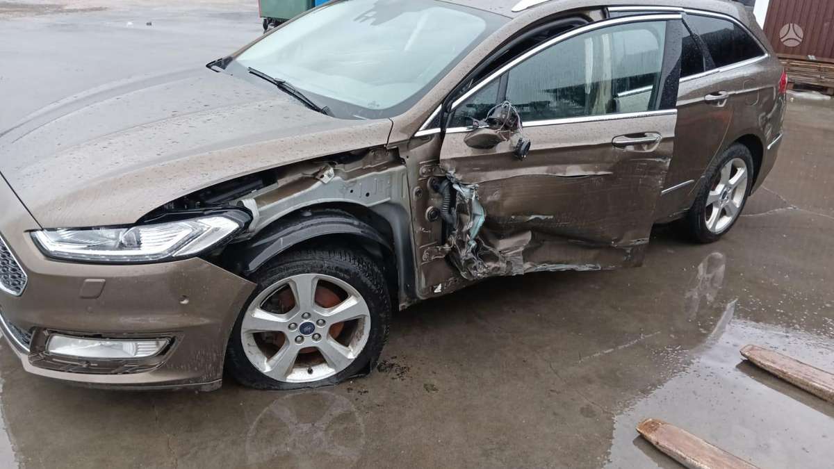 Ford Mondeo for parts