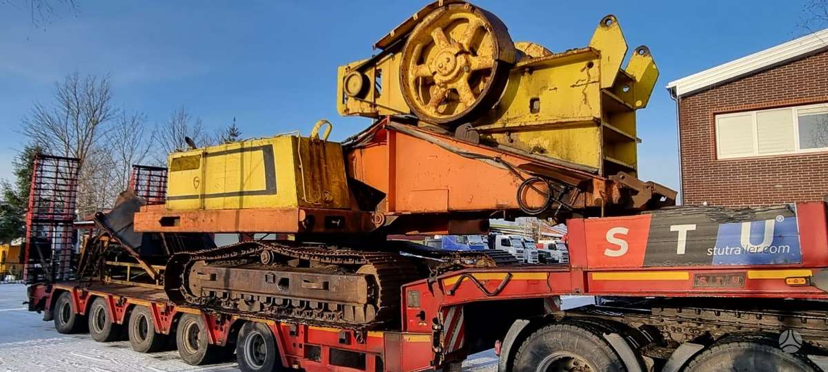 Kobelco NORMAS H-12, stone crusher