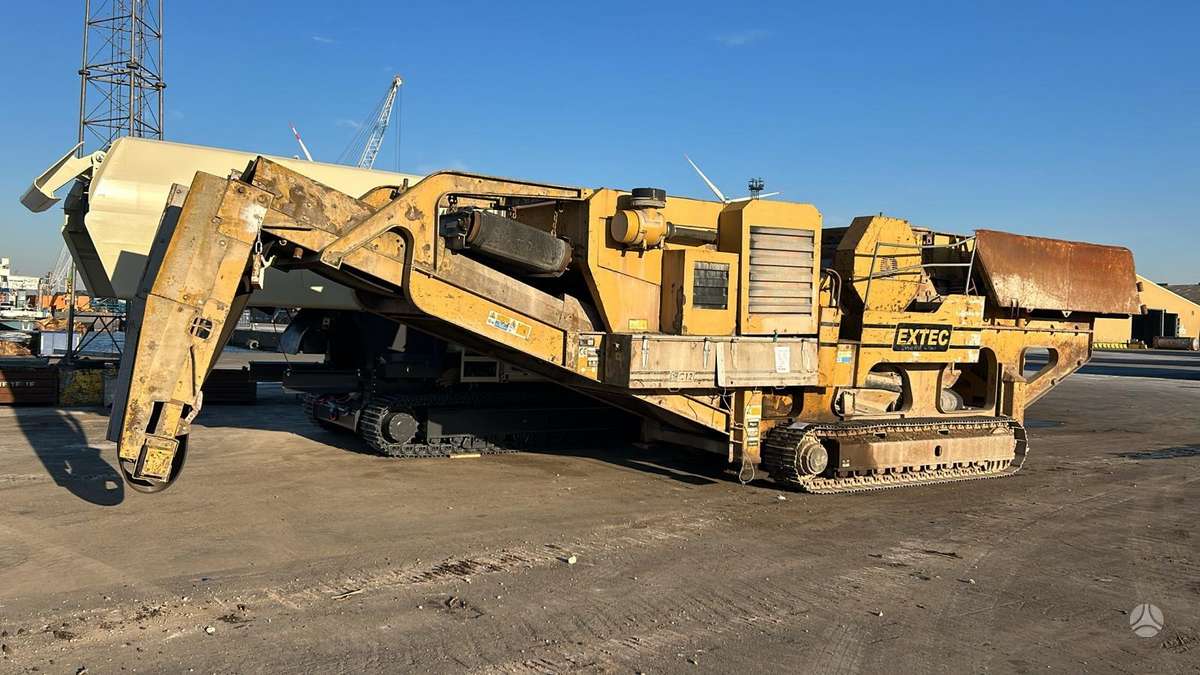 Extec C12 +, stone crusher