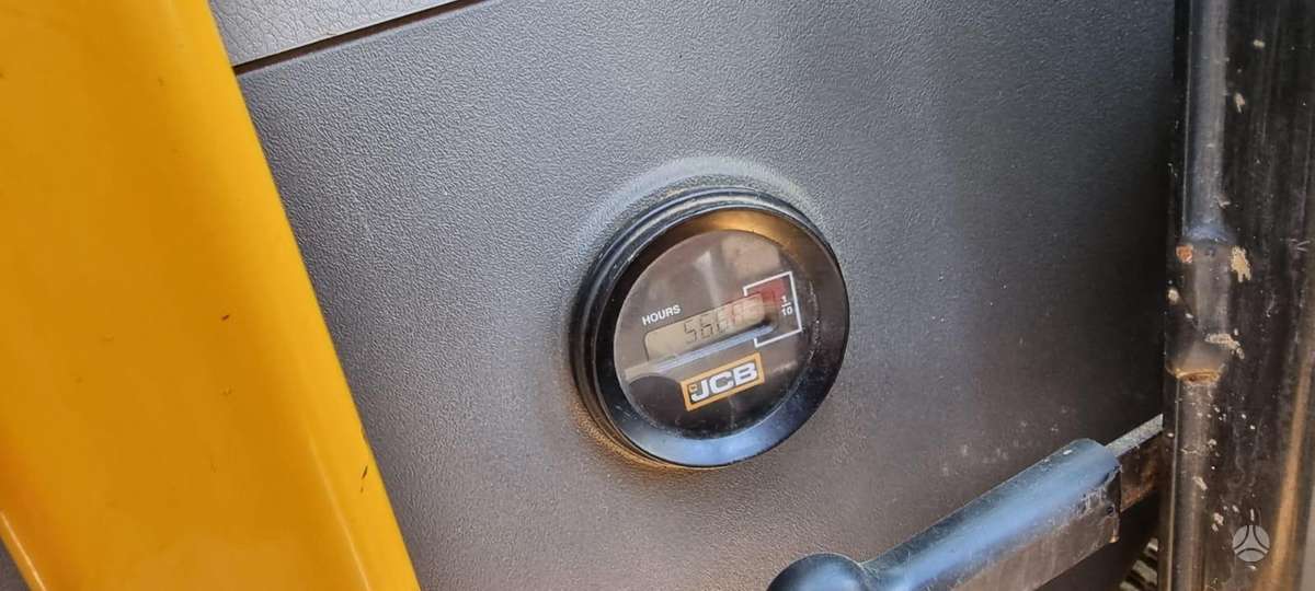 JCB 220 XL, ekskavatoriai