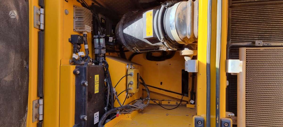 JCB 220 XL, ekskavatori