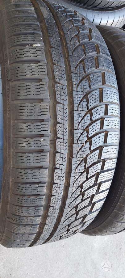 Nokian, зимние 235/45 R19