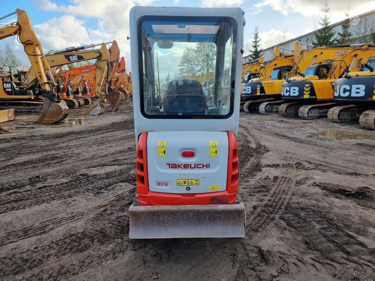 -Kita- Takeuchi TB216, mini ekskavatori