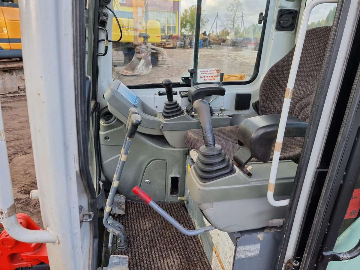 -Kita- Takeuchi TB216, mini ekskavatori