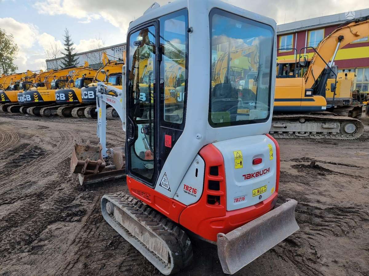 -Kita- Takeuchi TB216, mini ekskavatori