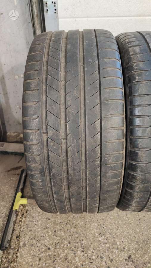 Michelin +265/40-21, summer 295/35 R21