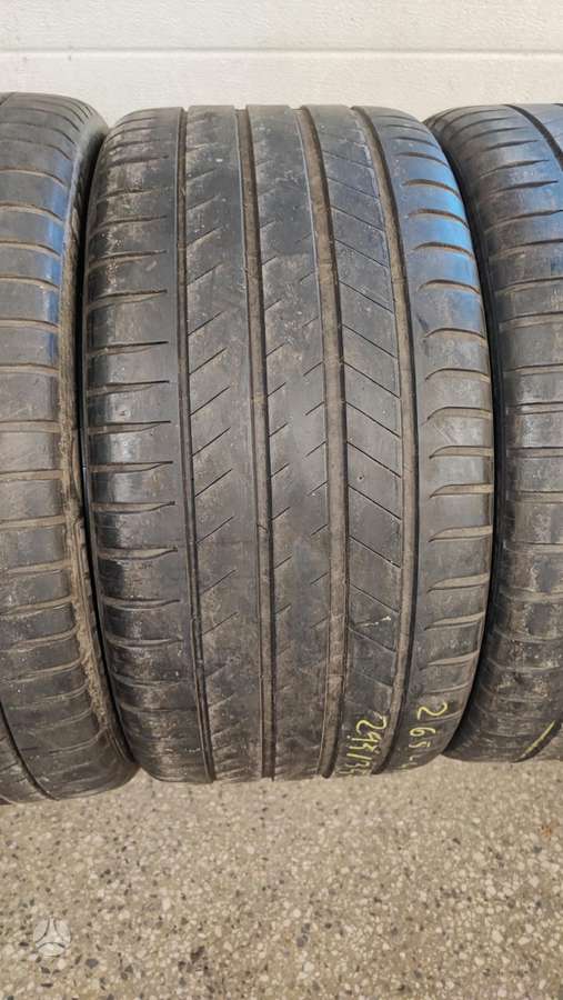 Michelin +265/40-21, summer 295/35 R21