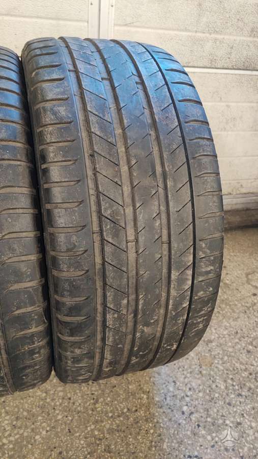 Michelin +265/40-21, summer 295/35 R21