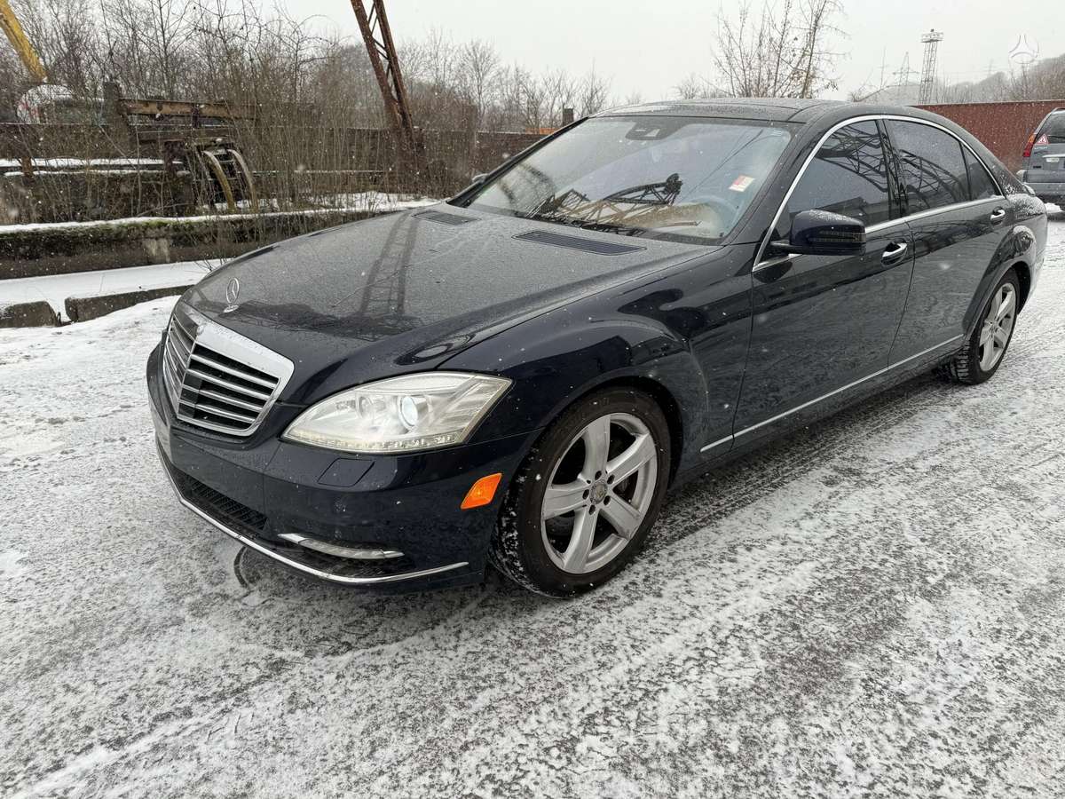 Mercedes-Benz S550 Visas dalimis