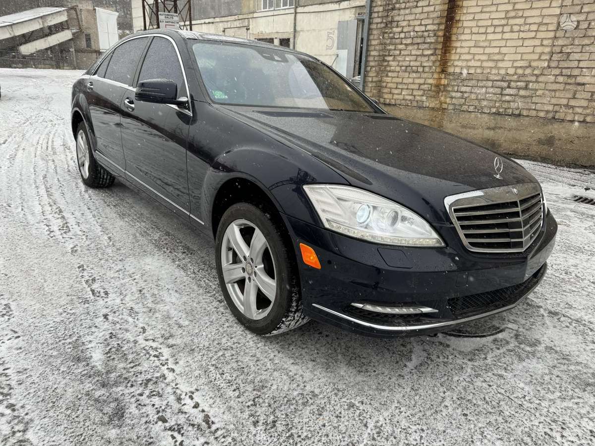 Mercedes-Benz S550 Visas dalimis