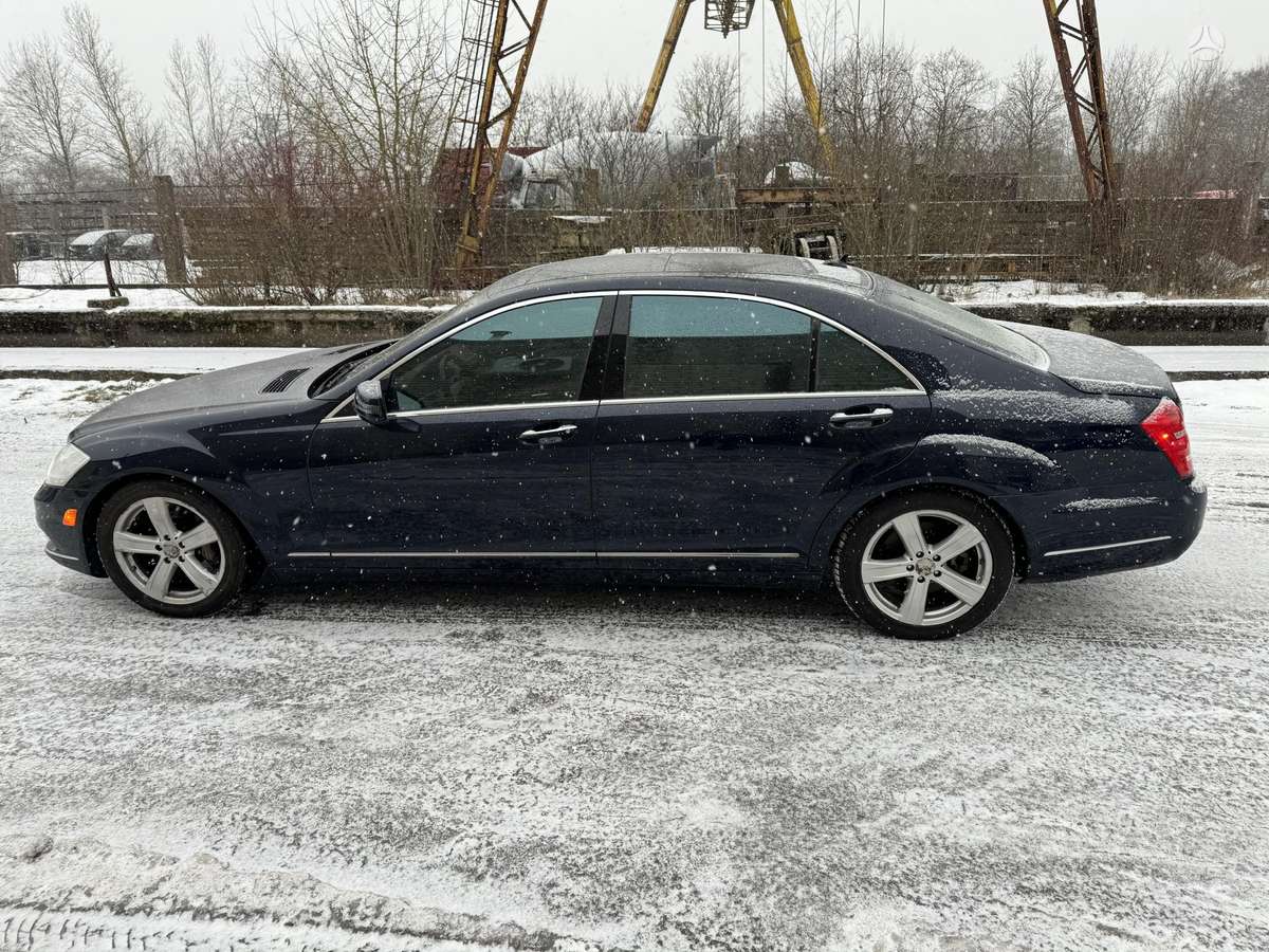 Mercedes-Benz S550 Visas dalimis