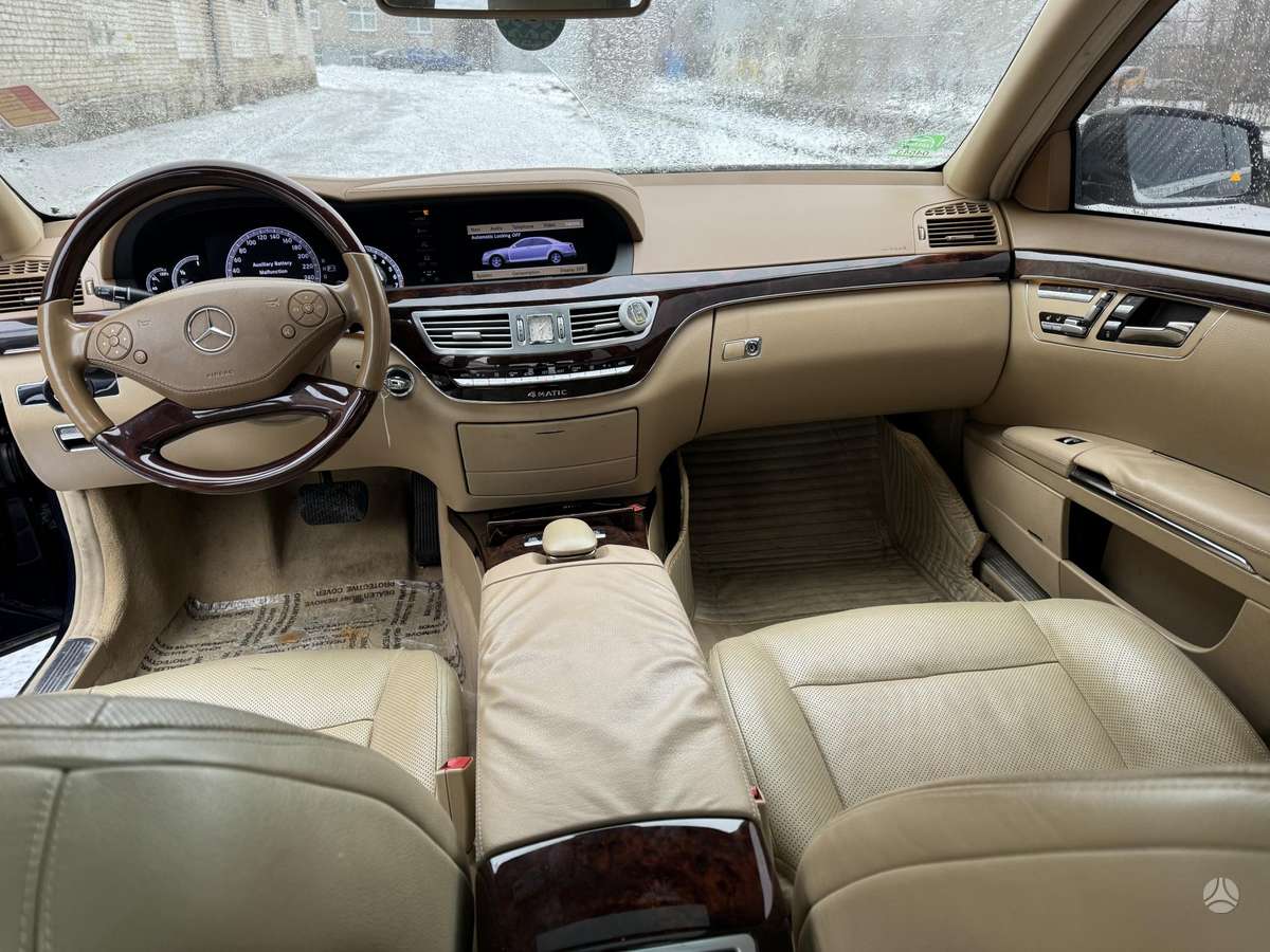 Mercedes-Benz S550 Visas dalimis