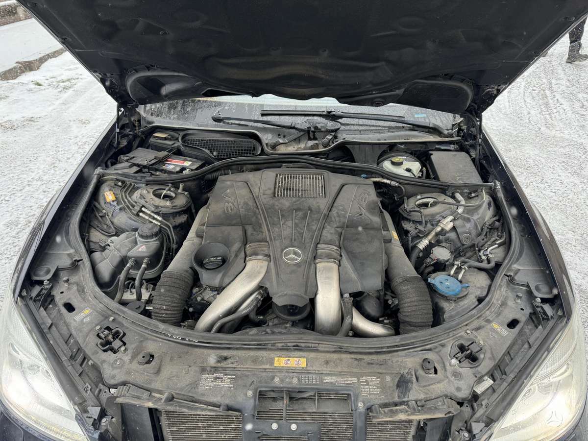 Mercedes-Benz S550 Visas dalimis