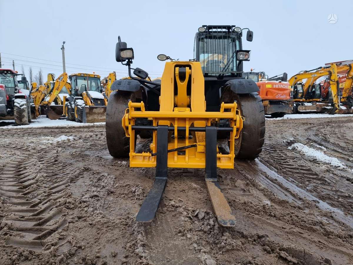 JCB 560-80WM, telescopic handler