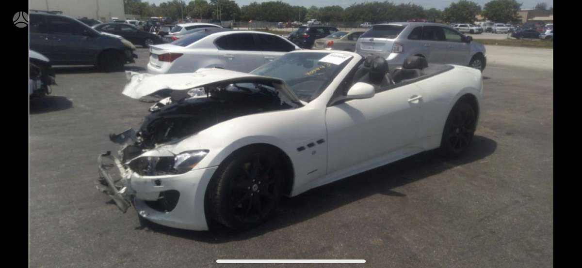 Maserati GranCabrio kėbulo dalys