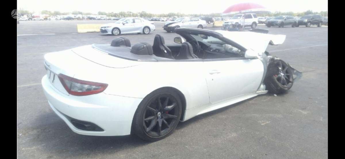 Maserati GranCabrio детали кузова