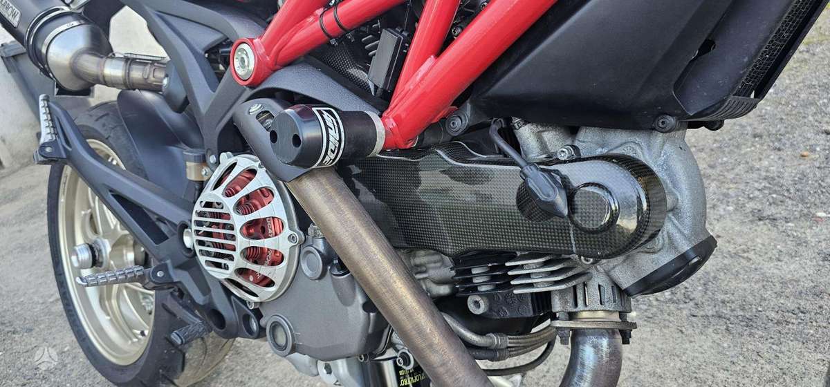 Ducati Monster 1100cc, street / classic