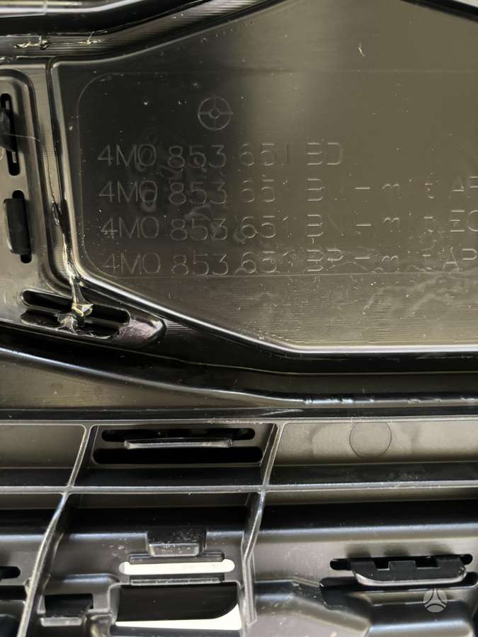Audi SQ7 front grill