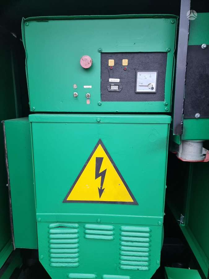 -Kita- CUMMINS ELECTRIC GENERATOR 250, electric generators