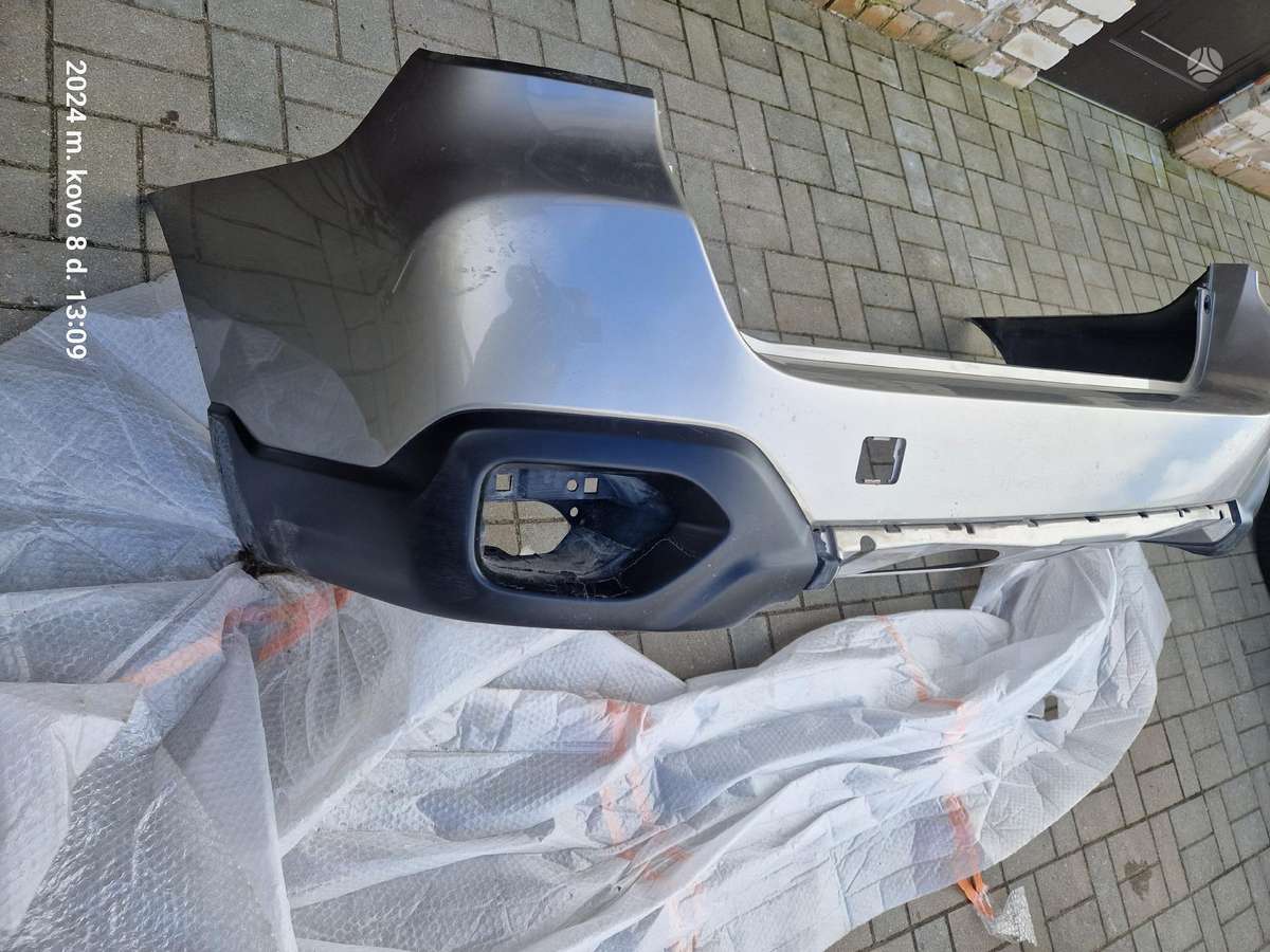 Subaru Outback Tik dalys nuotraukose