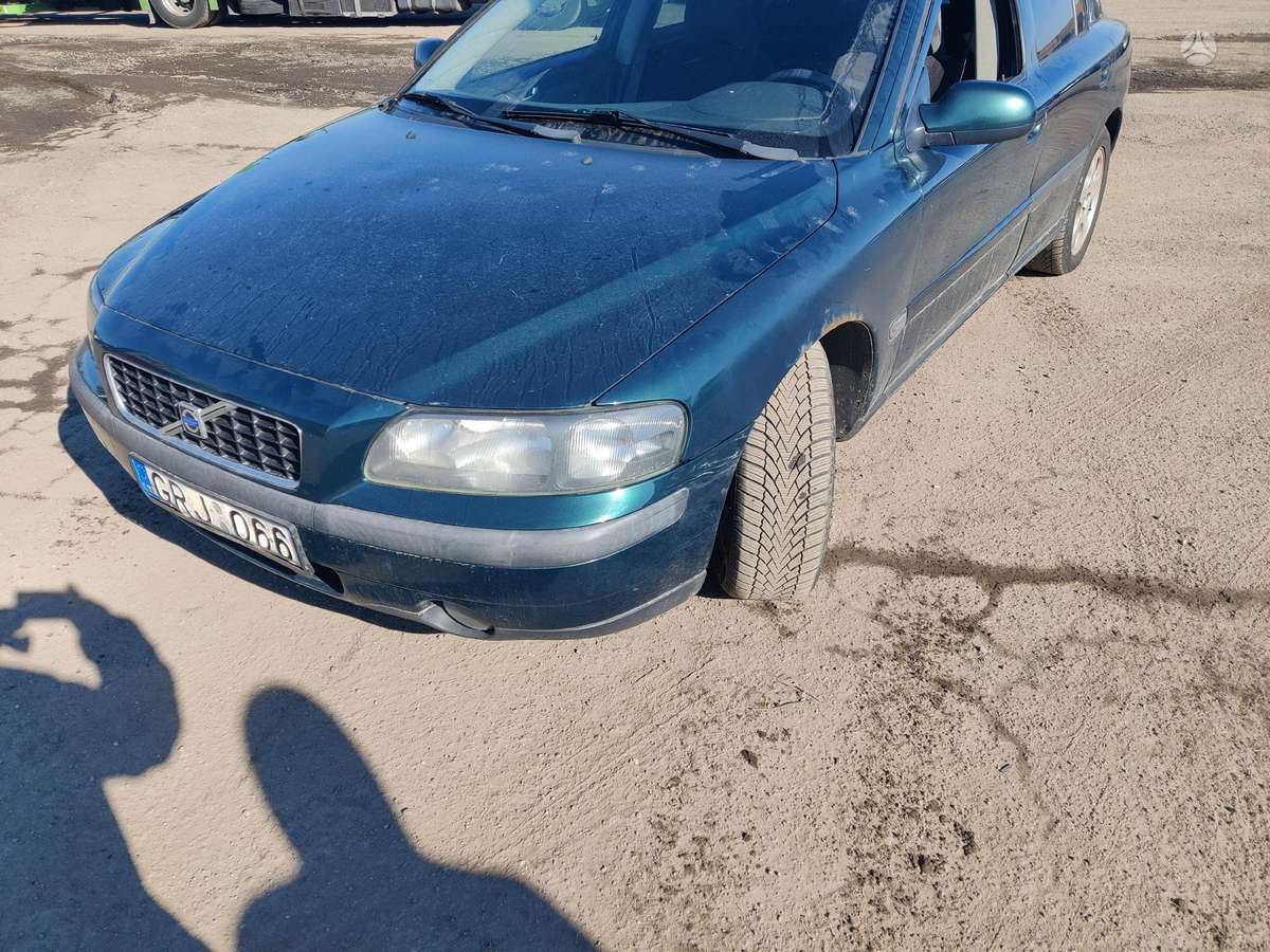Volvo S60 for parts
