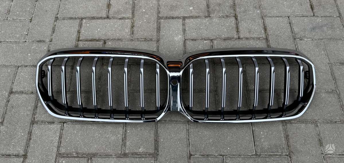 BMW 5 serija apdailos grotelės