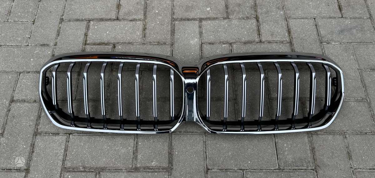 BMW 5 serija front grill