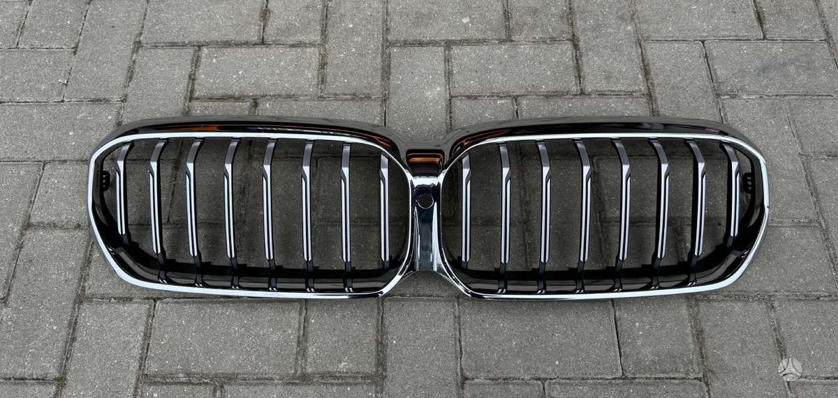 BMW 5 serija радиаторная решётка