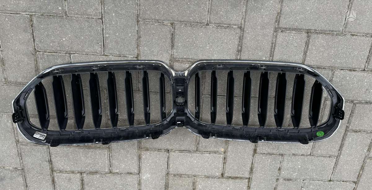 BMW 5 serija apdailos grotelės