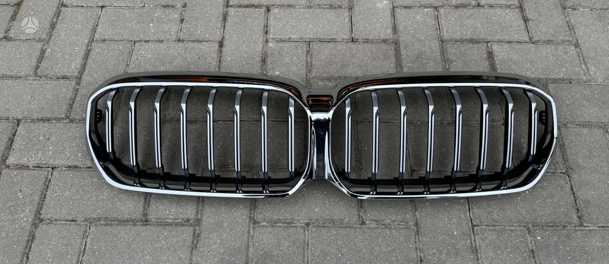 BMW 5 serija front grill