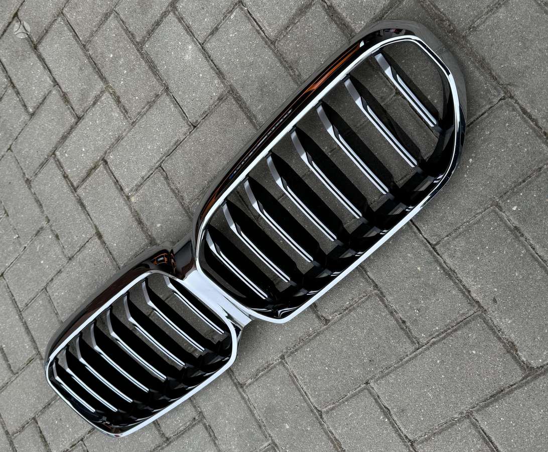 BMW 5 serija front grill