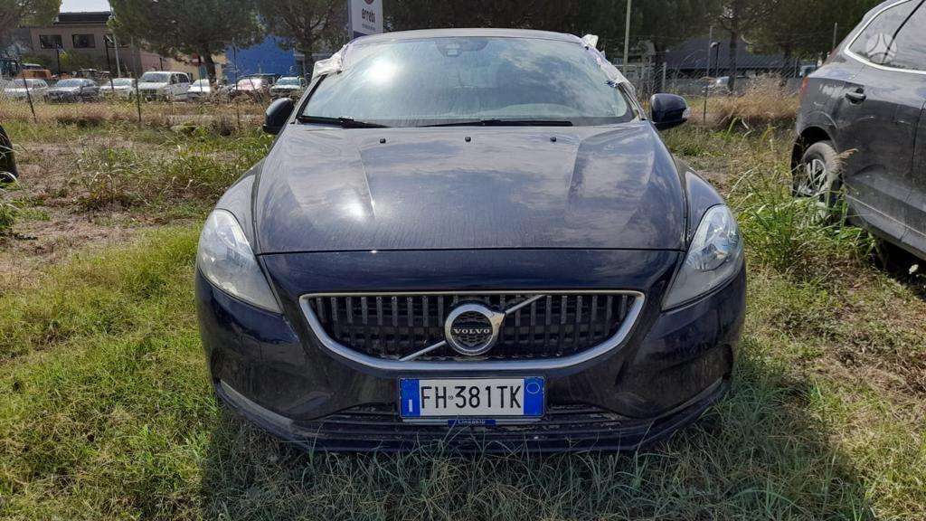 Volvo V40 dalimis