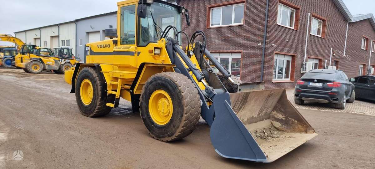 Volvo L90 B, фронтальные погрузчики