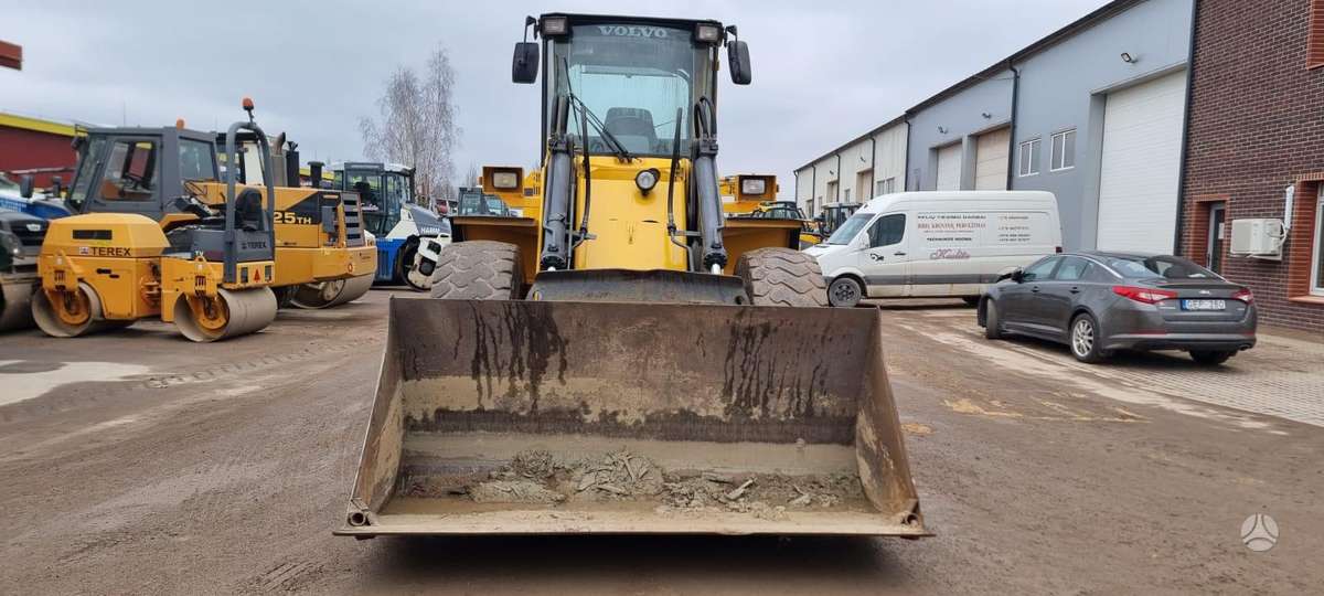 Volvo L90 B, фронтальные погрузчики