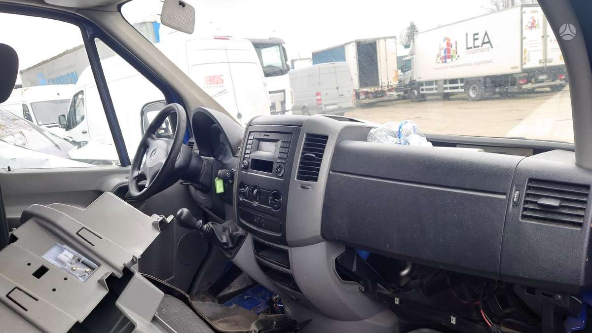 Mercedes-Benz Sprinter, cargo vans