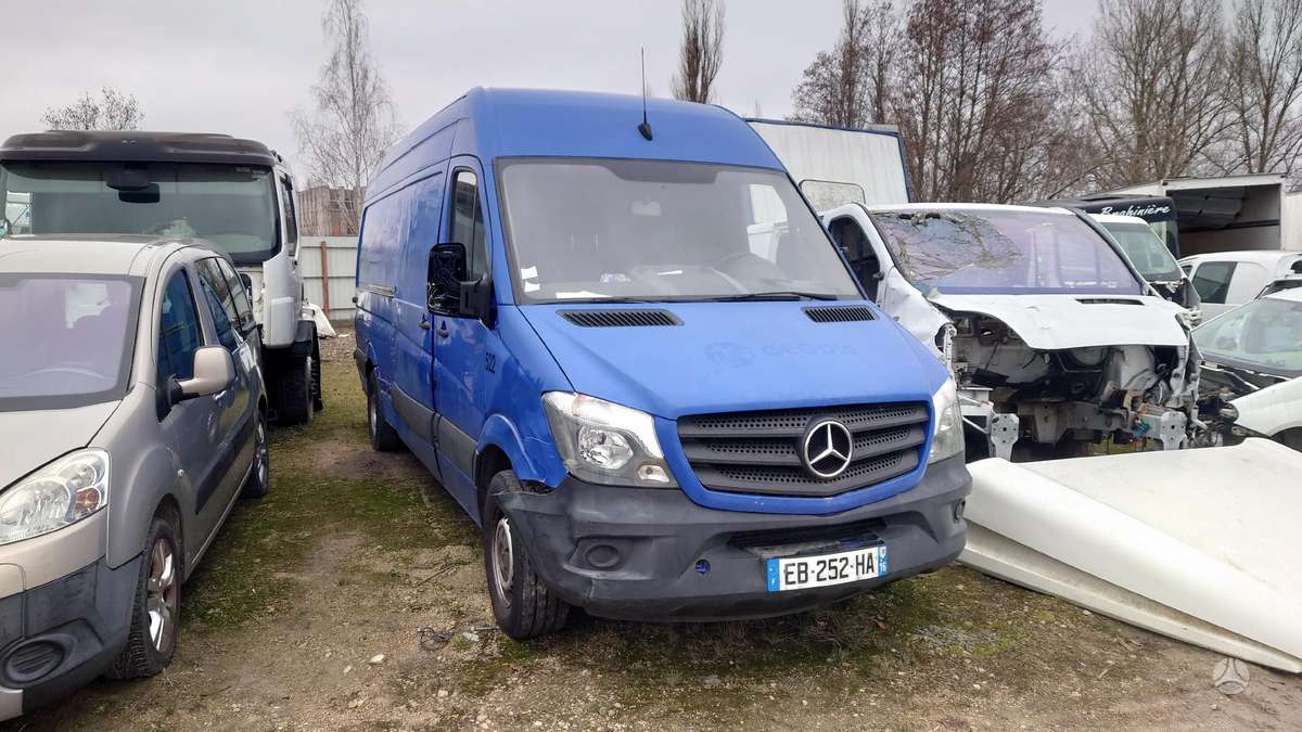 Mercedes-Benz Sprinter, cargo vans
