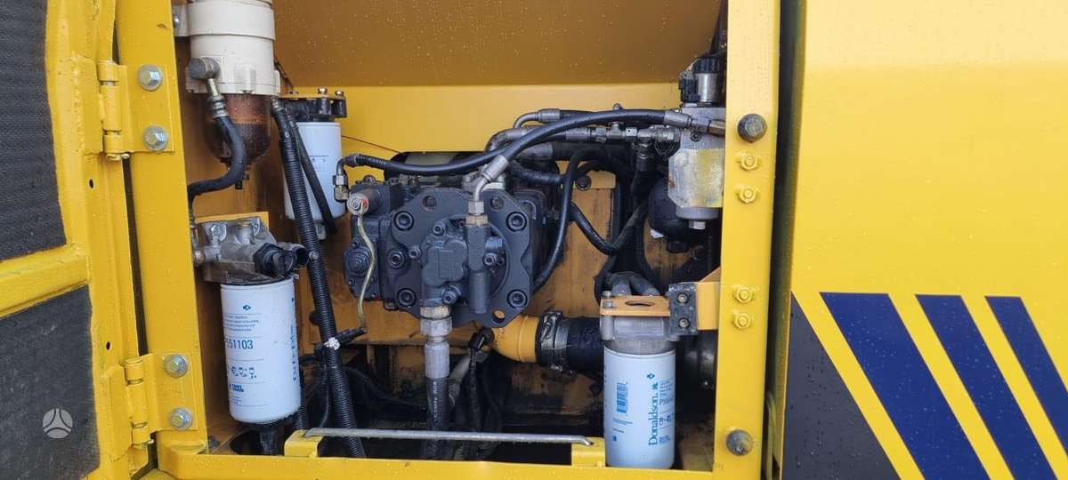 Komatsu LIUGONG CLG 915D, экскаваторы
