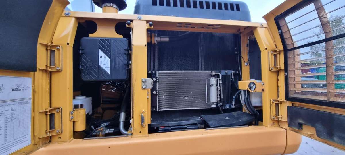 Komatsu LIUGONG CLG 922E, экскаваторы