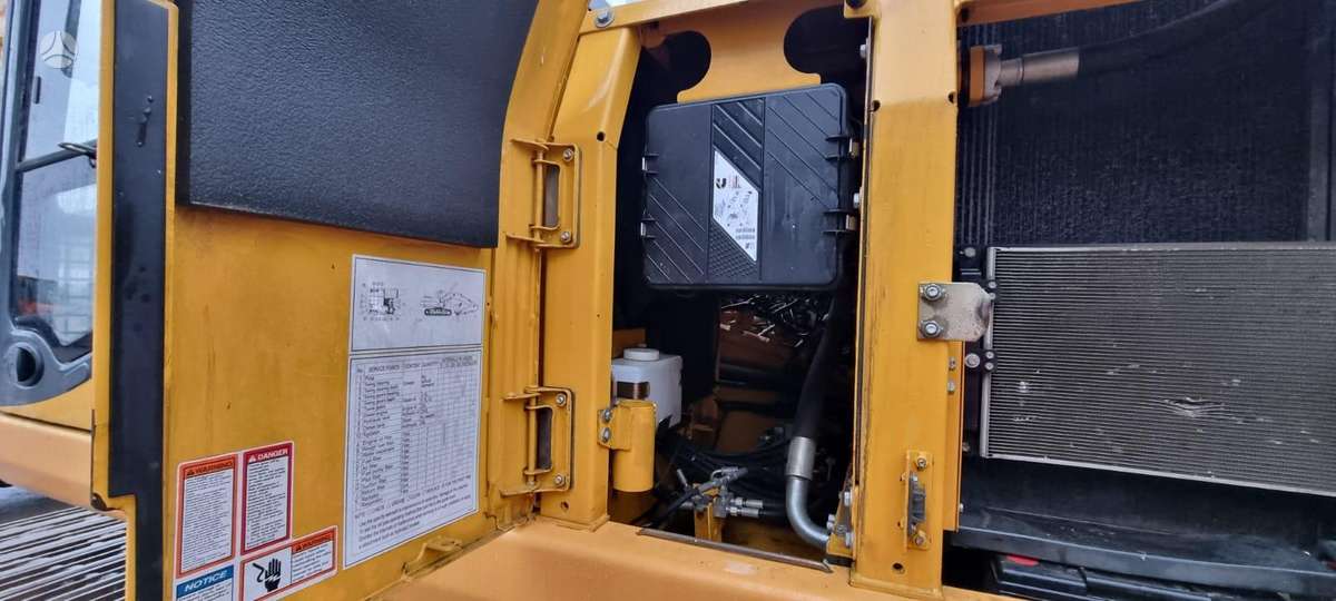 Komatsu LIUGONG CLG 922E, ekskavatoriai