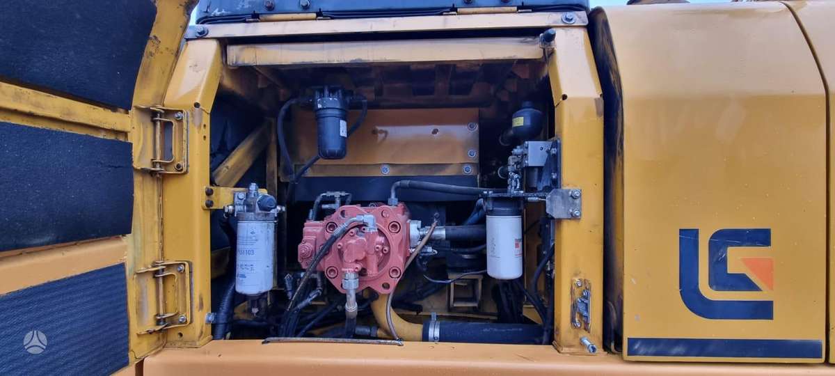 Komatsu LIUGONG CLG 922E, ekskavatoriai