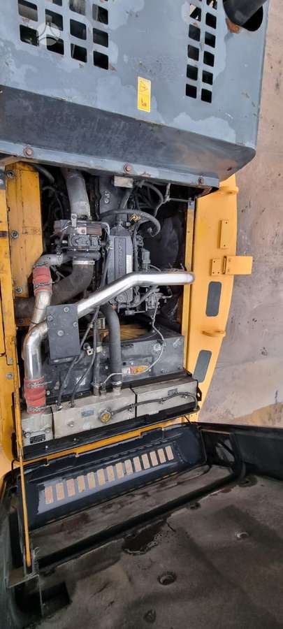 Komatsu LIUGONG CLG 922E, ekskavatoriai