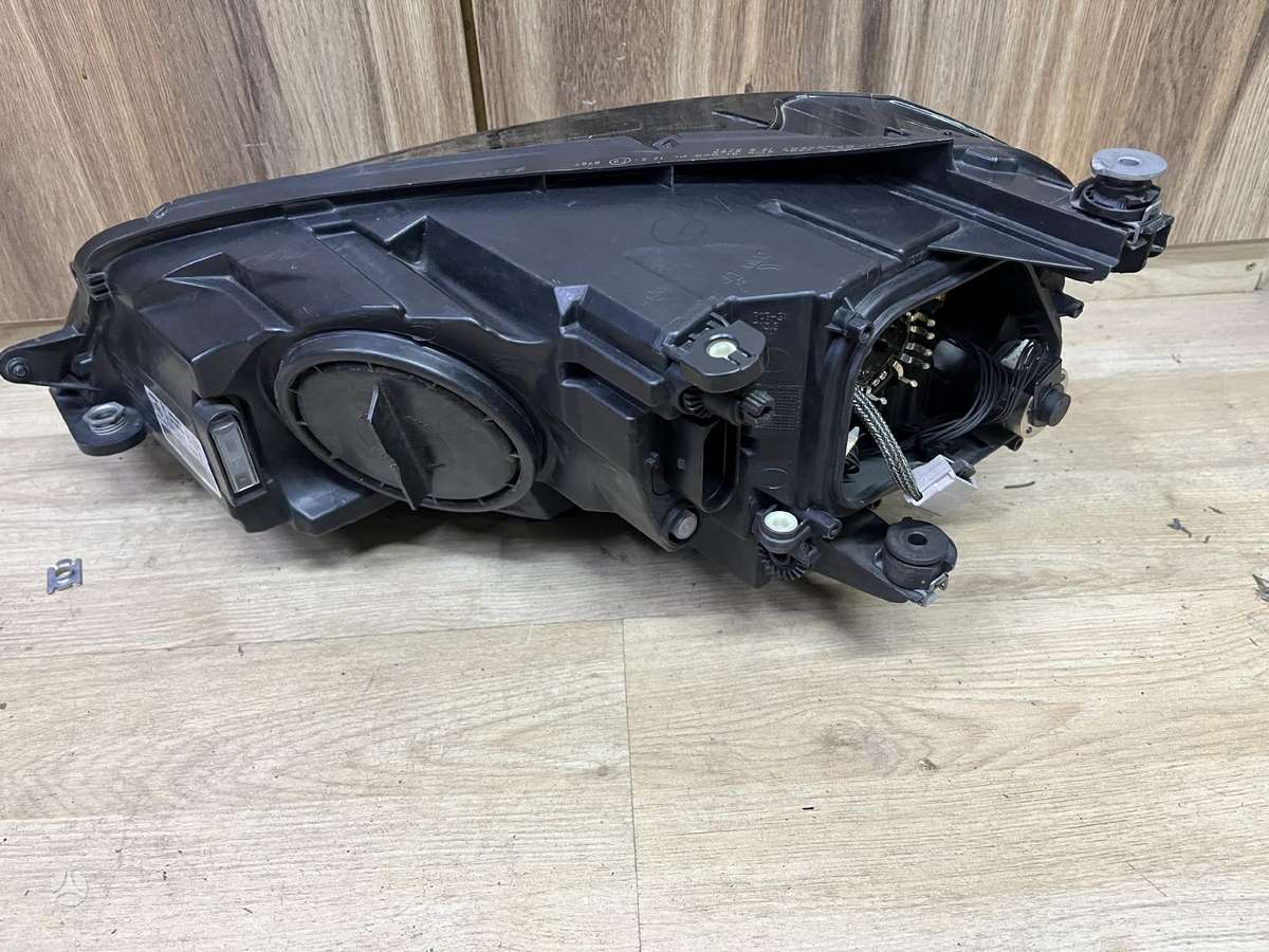 Volkswagen Golf žibintai