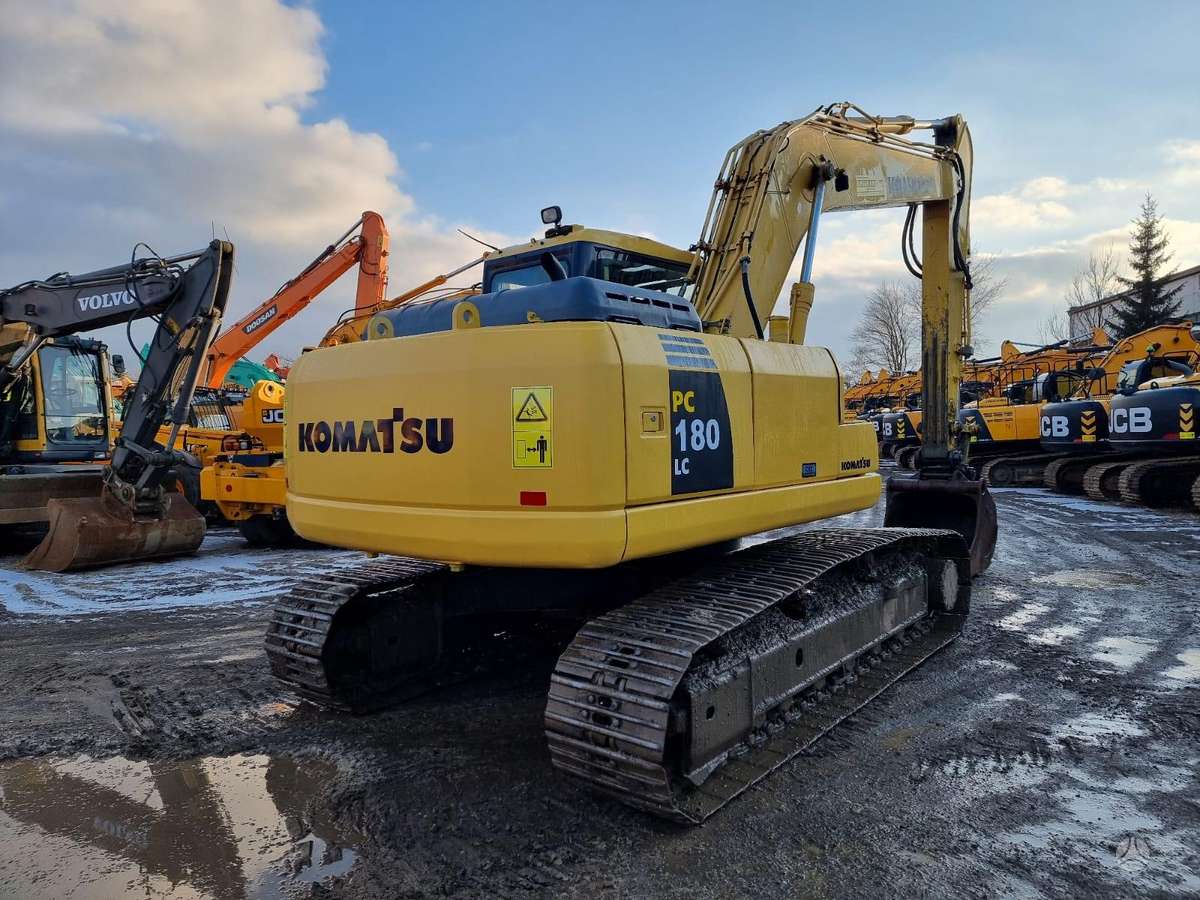 Komatsu PC180LC-7, экскаваторы