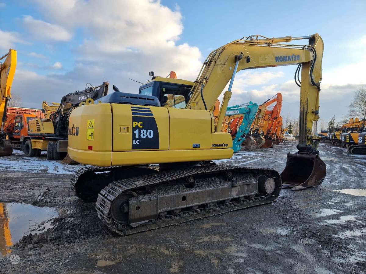 Komatsu PC180LC-7, экскаваторы